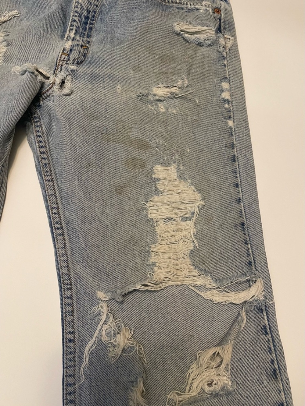 Levi’s Vintage 90s 517 Orange Tag Jeans Distressed. Size 33x34 - Picture 4 of 11